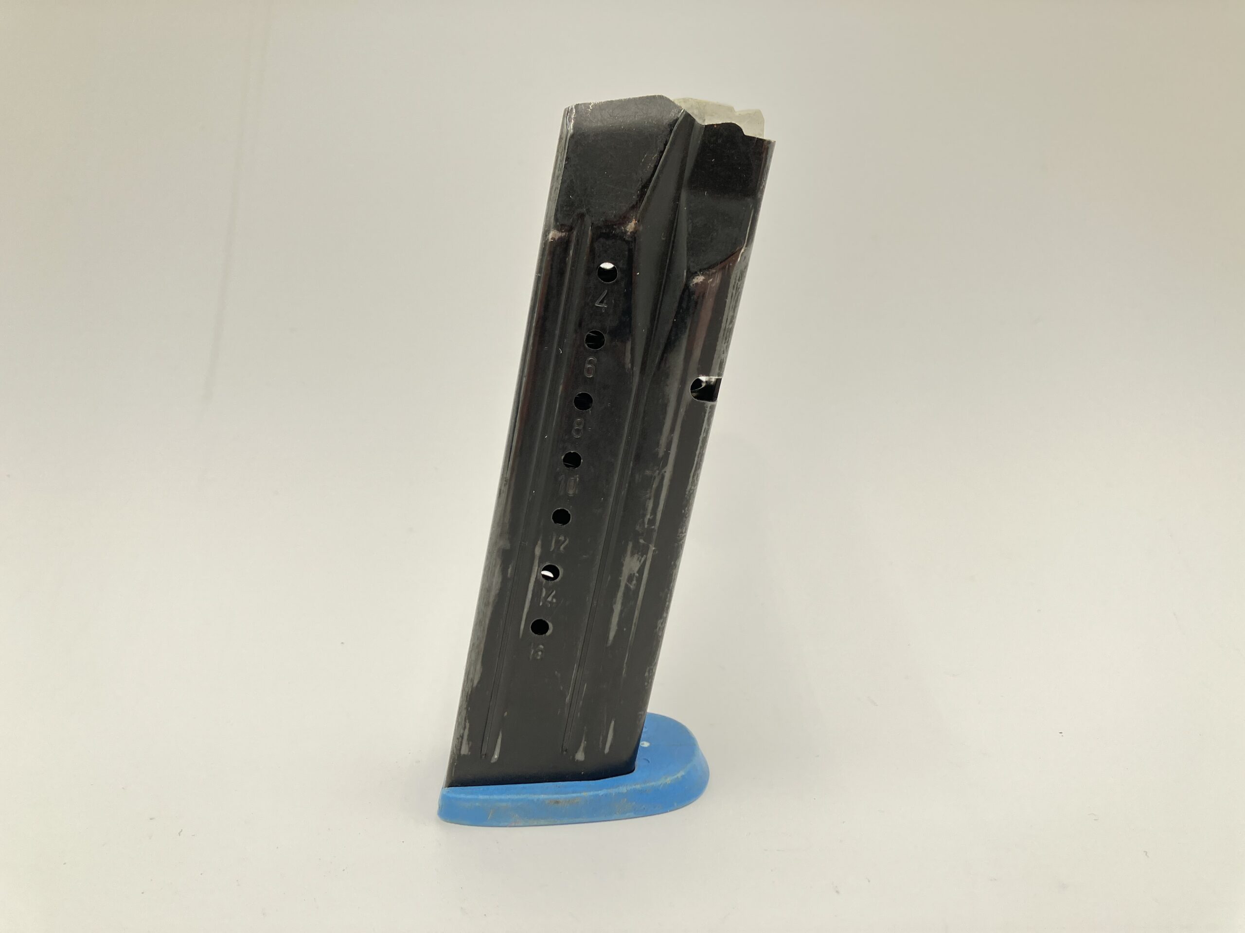 Smith & Wesson 9MM M&P 17rd Magazine, Blue Baseplate